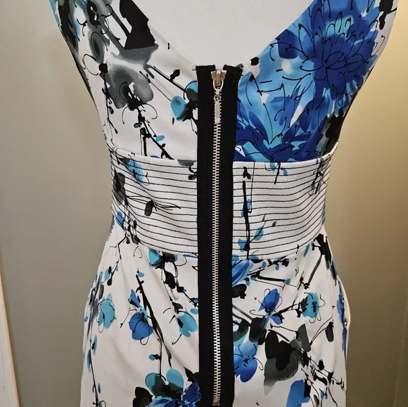 Bisou Bisou White and Blue Floral Midi Dress Women's Size 6 With Pockets - Picture 12 of 16